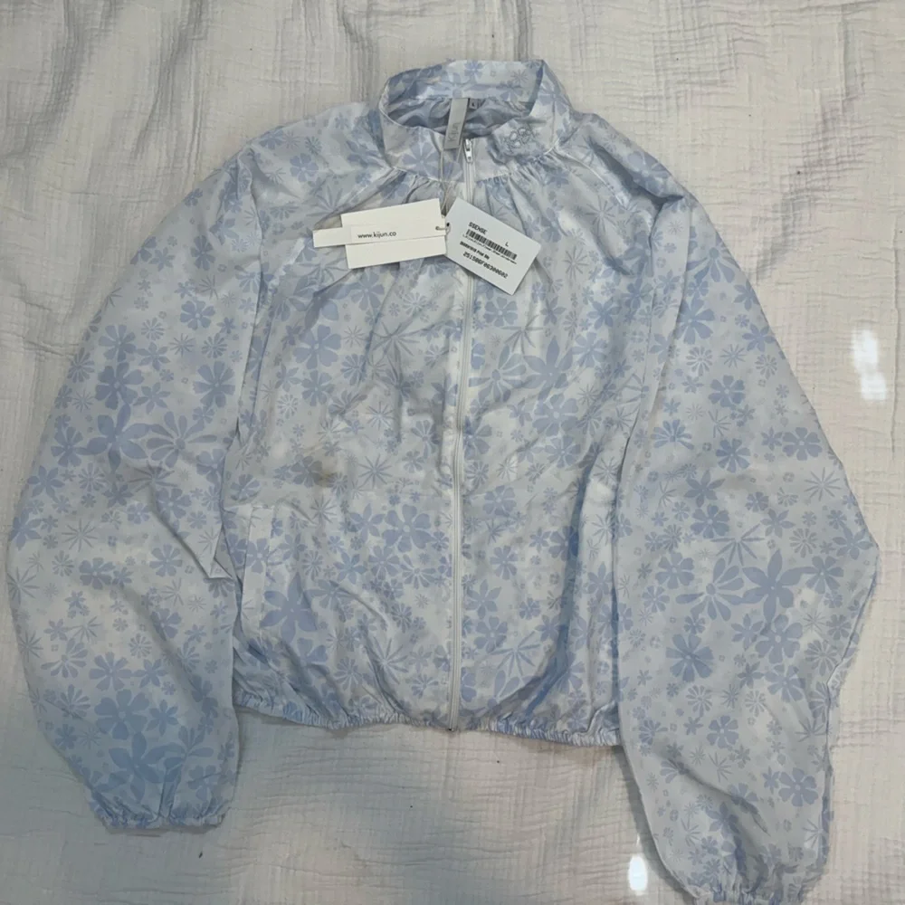 KIJUN
White & Blue Flower Sheer Windbreaker Jacket - Picture 5 of 9